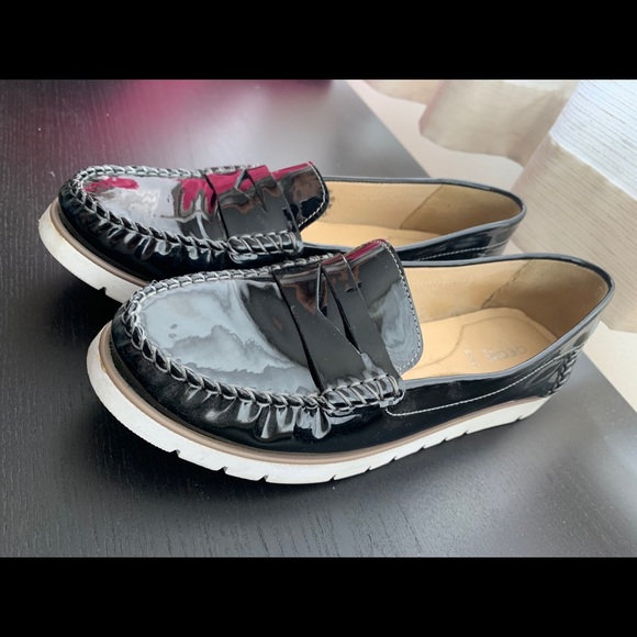 Black slip-ons, size 10 - Picture 2 of 3